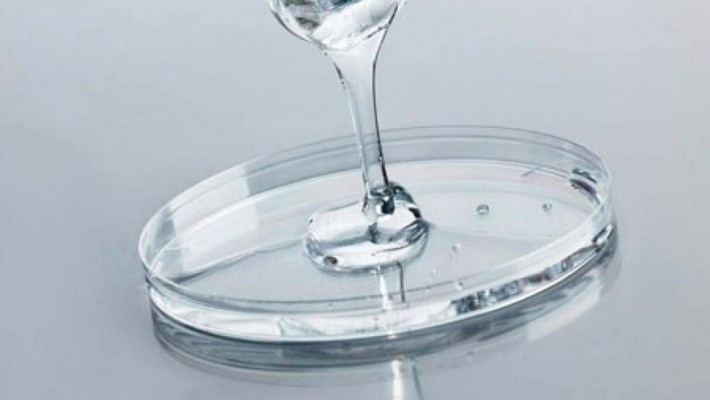 Entendendo o papel do Ciclopentasiloxano e do Dimeticone, silicones nos cosméticos