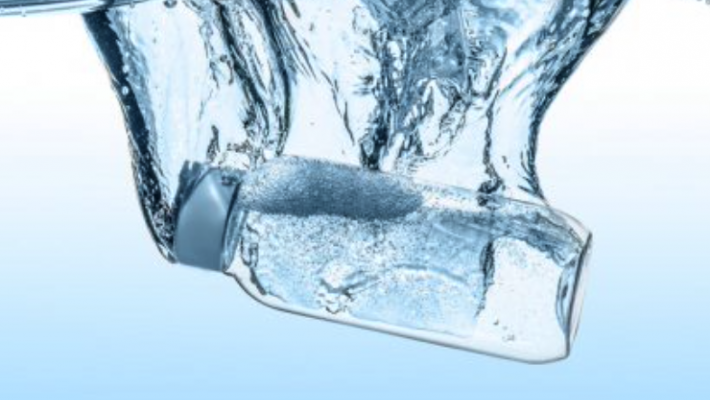 Água micelar simples